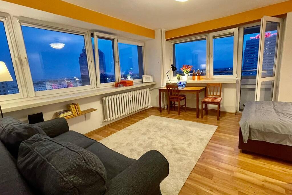Orange Metro Fast Wifi 1Gbs Big Tv Hbo Appletv Appartement Warschau Buitenkant foto