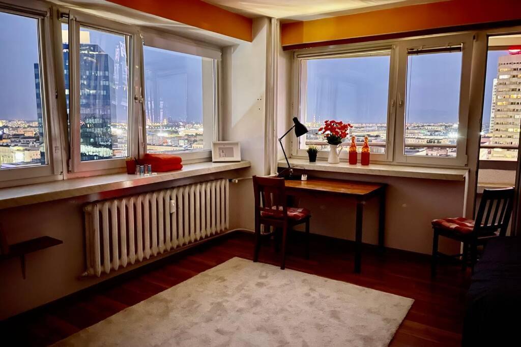 Orange Metro Fast Wifi 1Gbs Big Tv Hbo Appletv Appartement Warschau Buitenkant foto