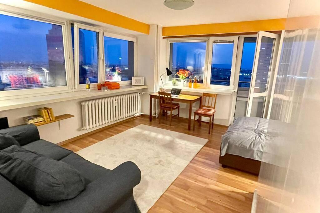 Orange Metro Fast Wifi 1Gbs Big Tv Hbo Appletv Appartement Warschau Buitenkant foto